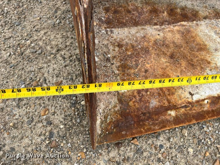 image for item II9178 2012 John Deere 326D  skid steer loader