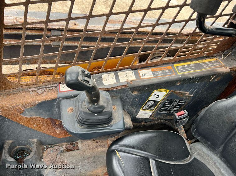 image for item II9178 2012 John Deere 326D  skid steer loader