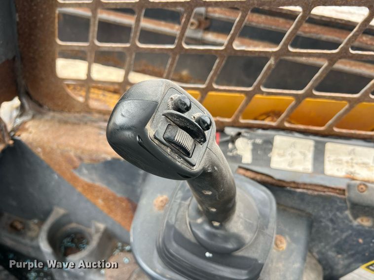 image for item II9178 2012 John Deere 326D  skid steer loader