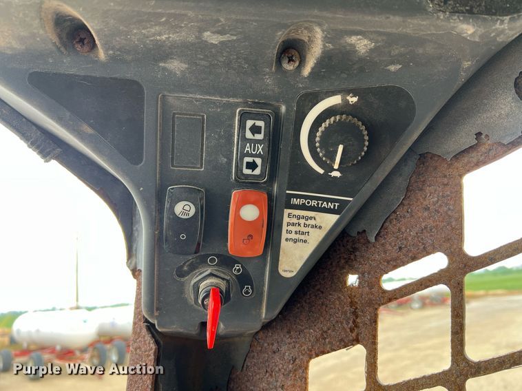 image for item II9178 2012 John Deere 326D  skid steer loader