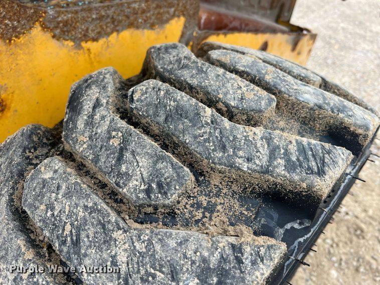 image for item II9178 2012 John Deere 326D  skid steer loader