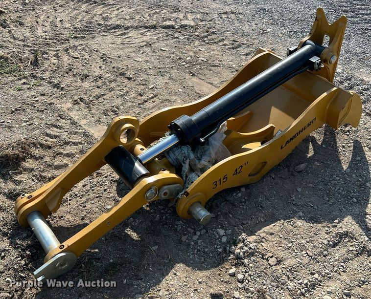 image for item II9185 2022 Landhero CAT315  excavator thumb