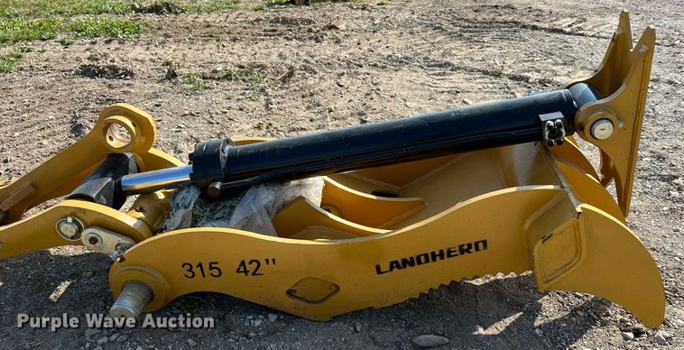 image for item II9185 2022 Landhero CAT315  excavator thumb