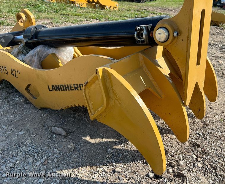 image for item II9185 2022 Landhero CAT315  excavator thumb