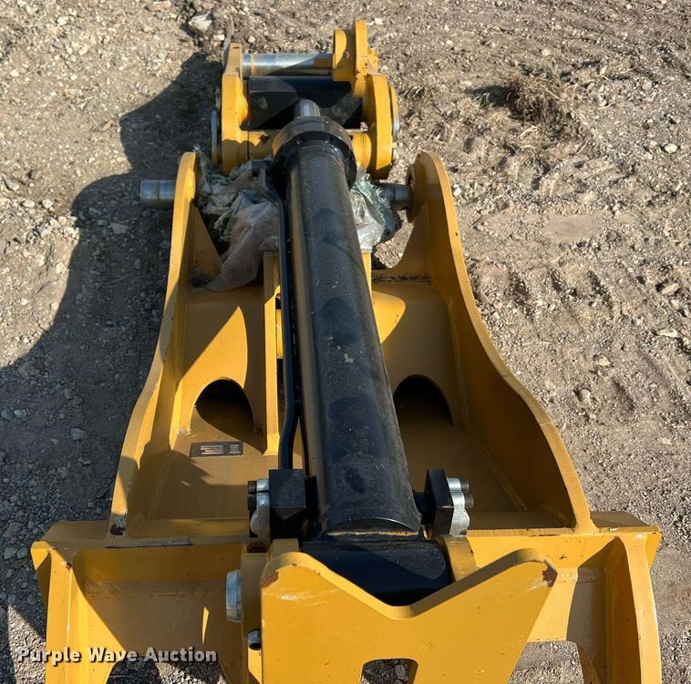 image for item II9185 2022 Landhero CAT315  excavator thumb