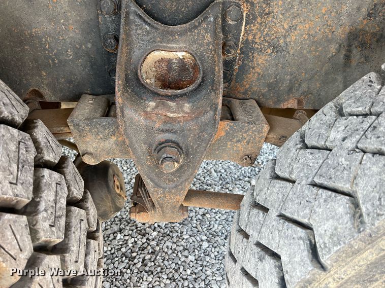 image for item II9187 1982 International F2275  dump truck