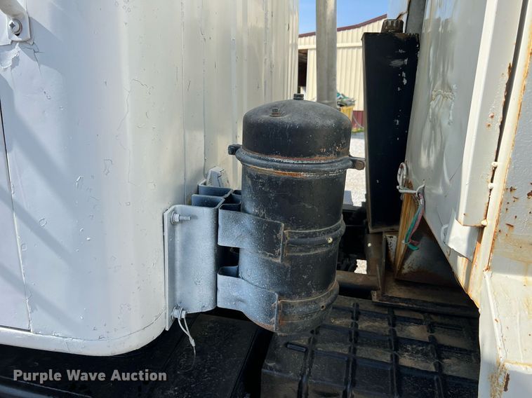 image for item II9187 1982 International F2275  dump truck