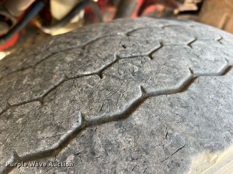 image for item II9187 1982 International F2275  dump truck