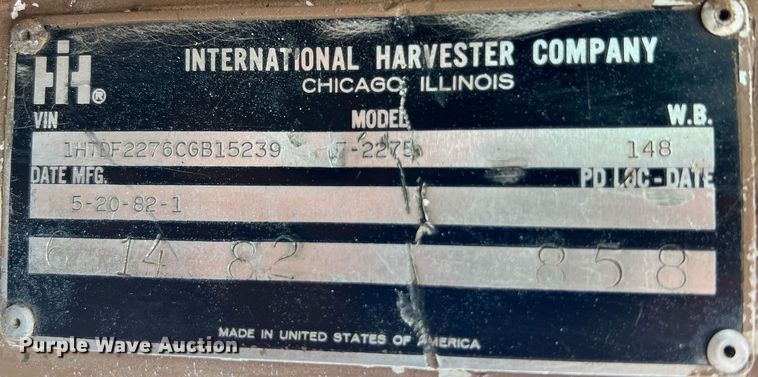 image for item II9187 1982 International F2275  dump truck