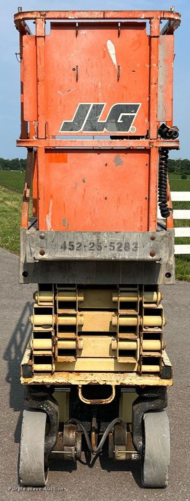 image for item II9197 2005 JLG 2630ES  scissor lift