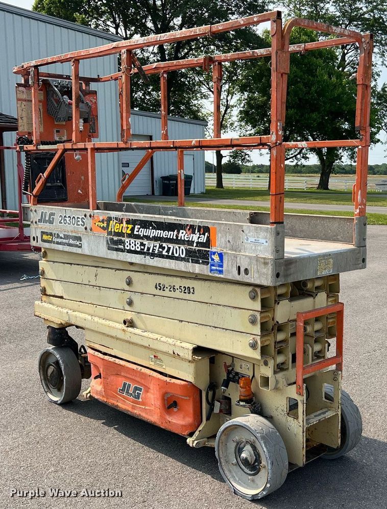 image for item II9197 2005 JLG 2630ES  scissor lift