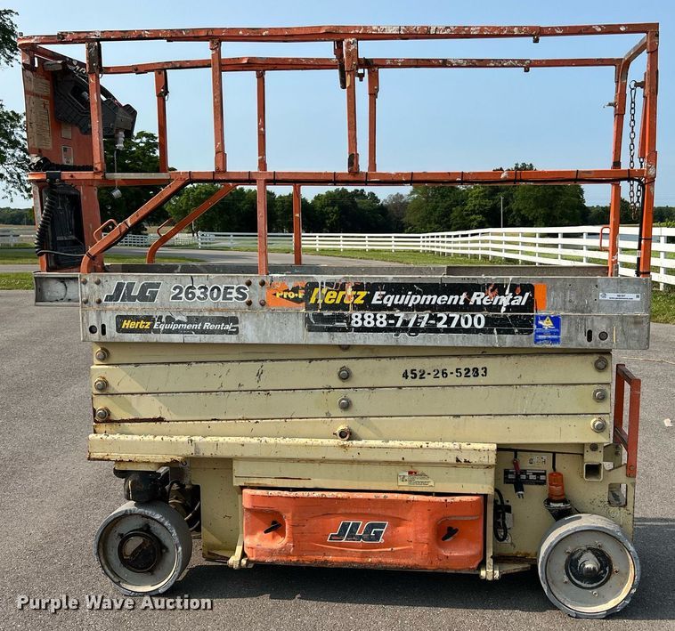 image for item II9197 2005 JLG 2630ES  scissor lift