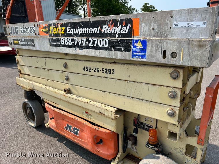 image for item II9197 2005 JLG 2630ES  scissor lift