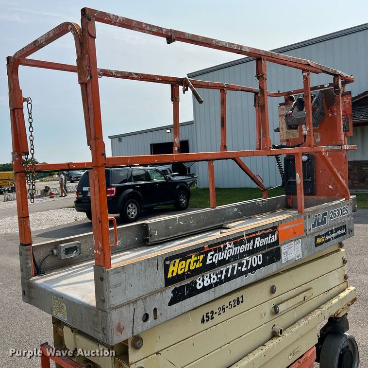 image for item II9197 2005 JLG 2630ES  scissor lift