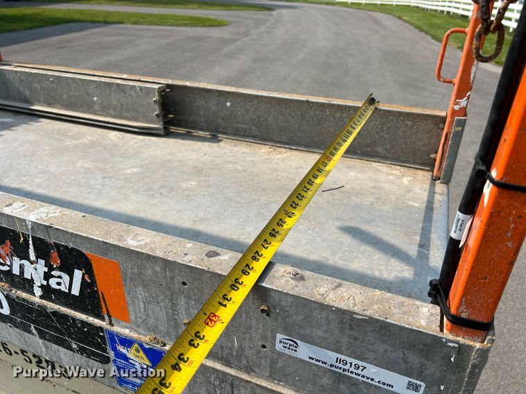 image for item II9197 2005 JLG 2630ES  scissor lift