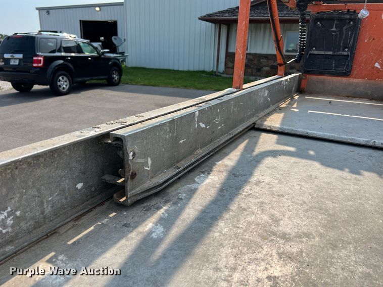 image for item II9197 2005 JLG 2630ES  scissor lift