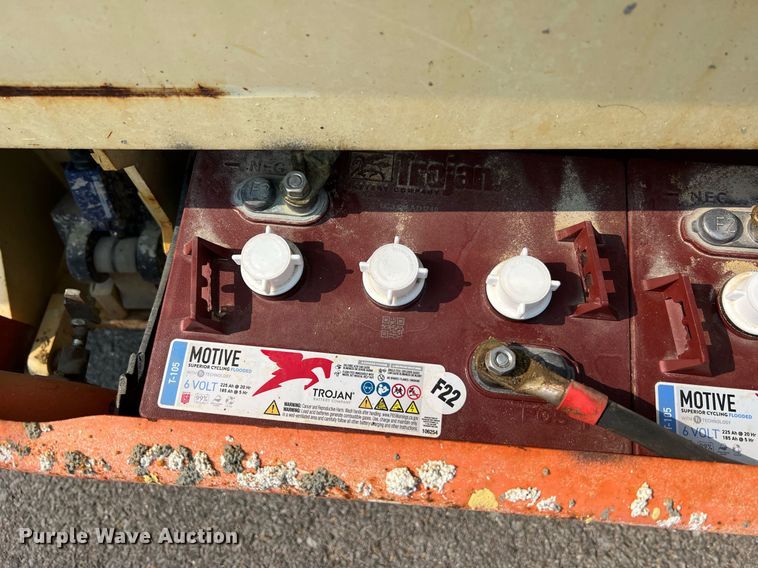 image for item II9197 2005 JLG 2630ES  scissor lift