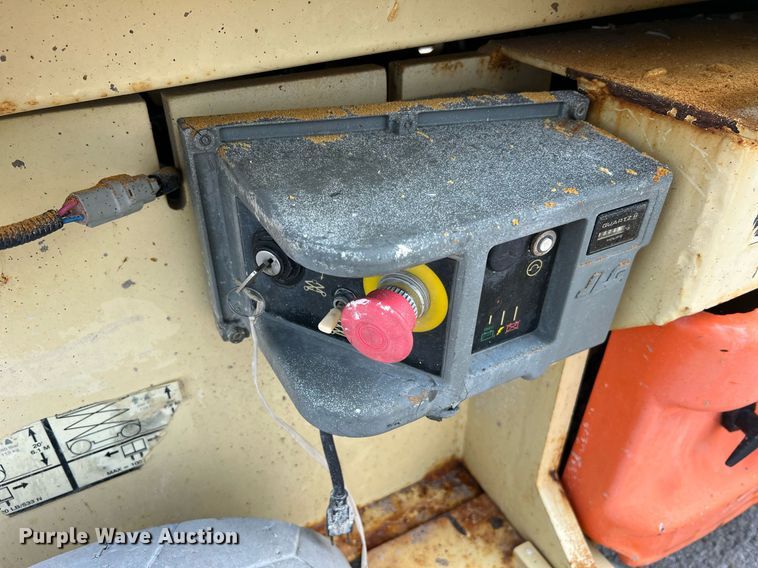 image for item II9197 2005 JLG 2630ES  scissor lift