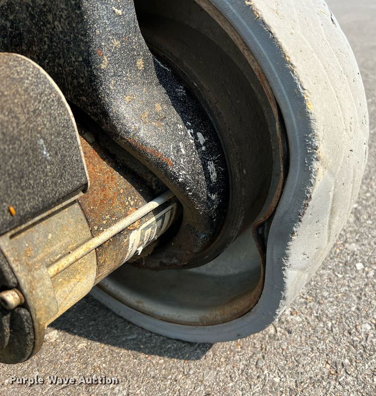 image for item II9197 2005 JLG 2630ES  scissor lift