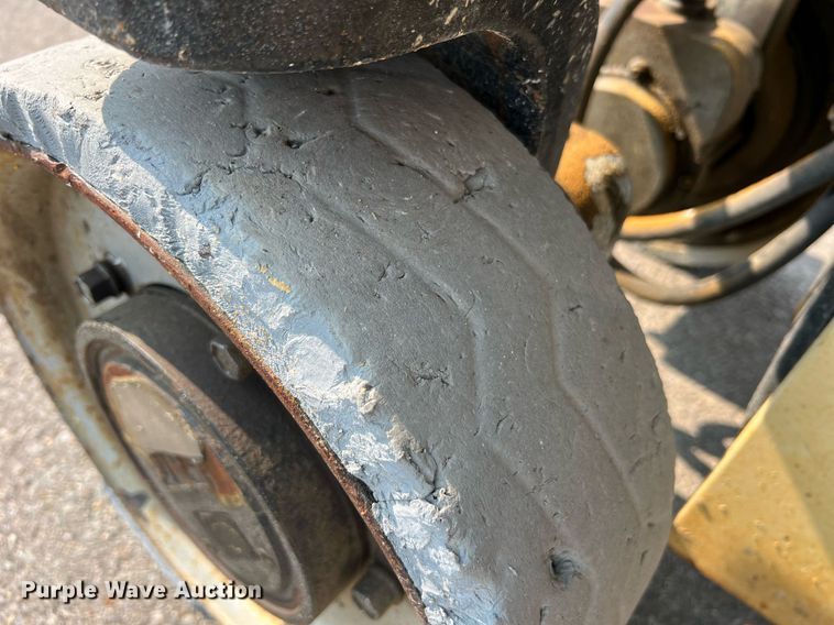 image for item II9197 2005 JLG 2630ES  scissor lift