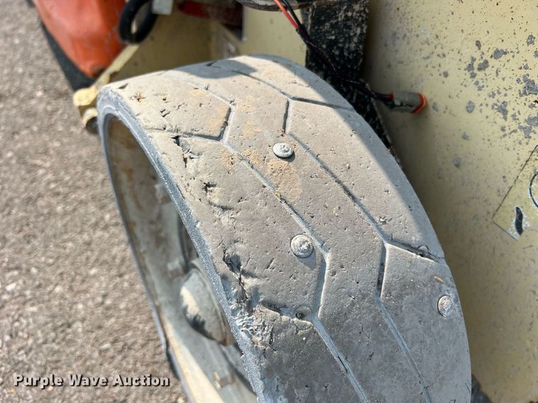 image for item II9197 2005 JLG 2630ES  scissor lift