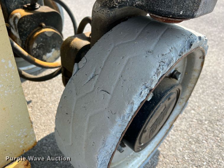 image for item II9197 2005 JLG 2630ES  scissor lift