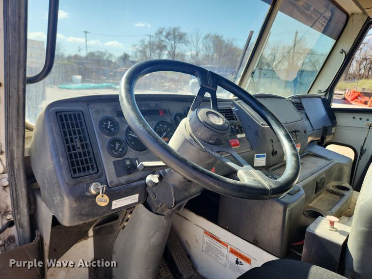 image for item JB9565 2007 Crane Carrier Low Entry  dump truck