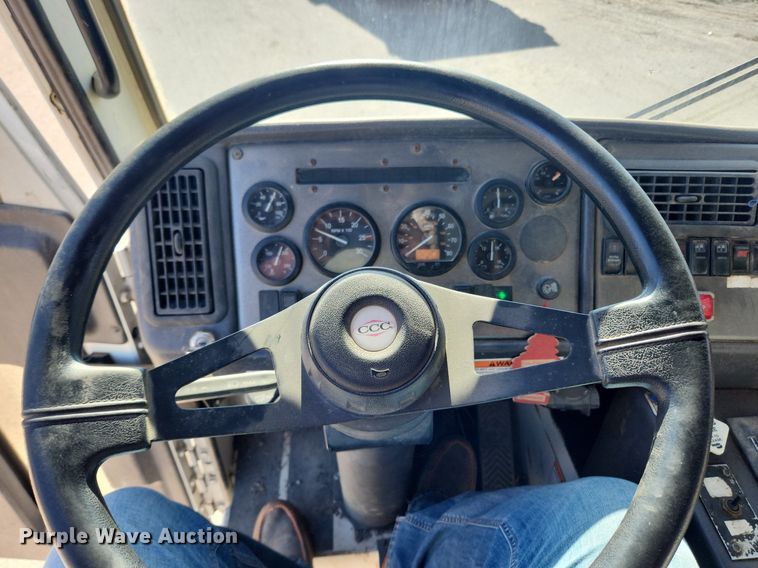 image for item JB9565 2007 Crane Carrier Low Entry  dump truck