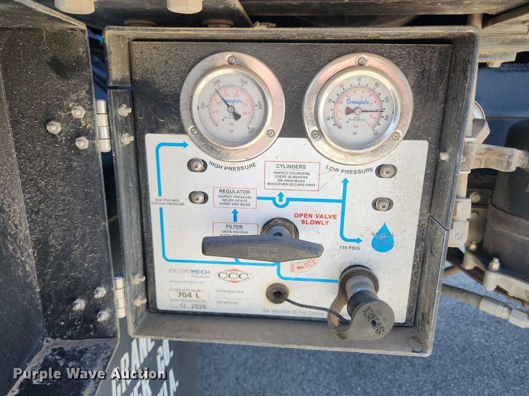 image for item JB9565 2007 Crane Carrier Low Entry  dump truck