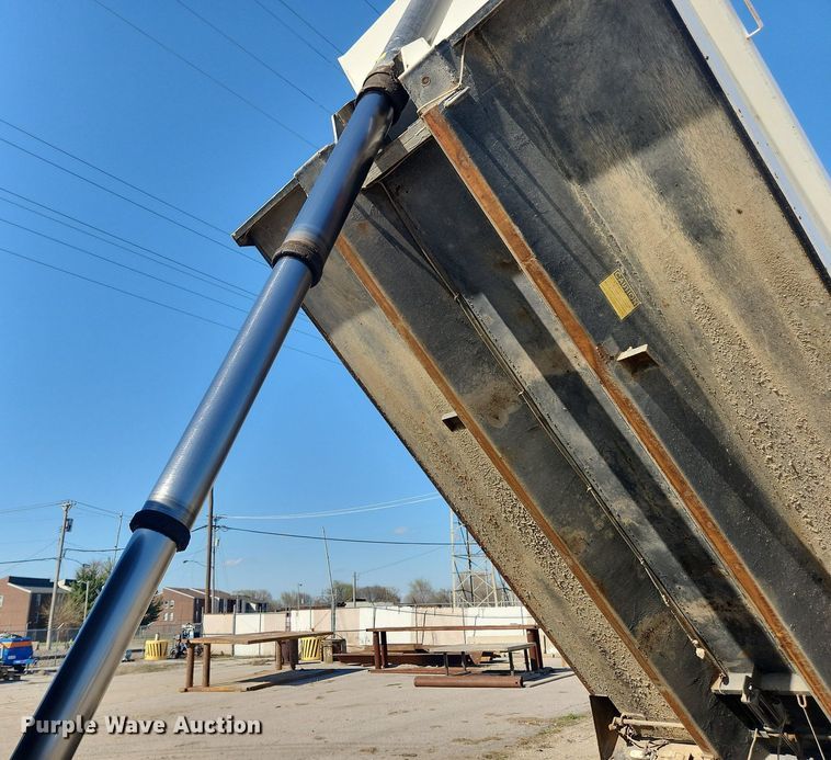 image for item JB9565 2007 Crane Carrier Low Entry  dump truck