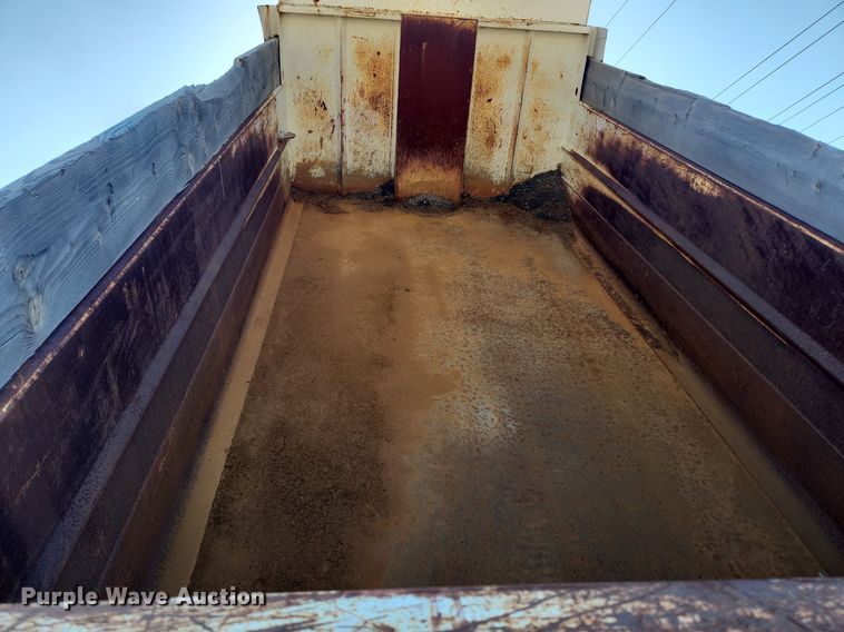 image for item JB9565 2007 Crane Carrier Low Entry  dump truck