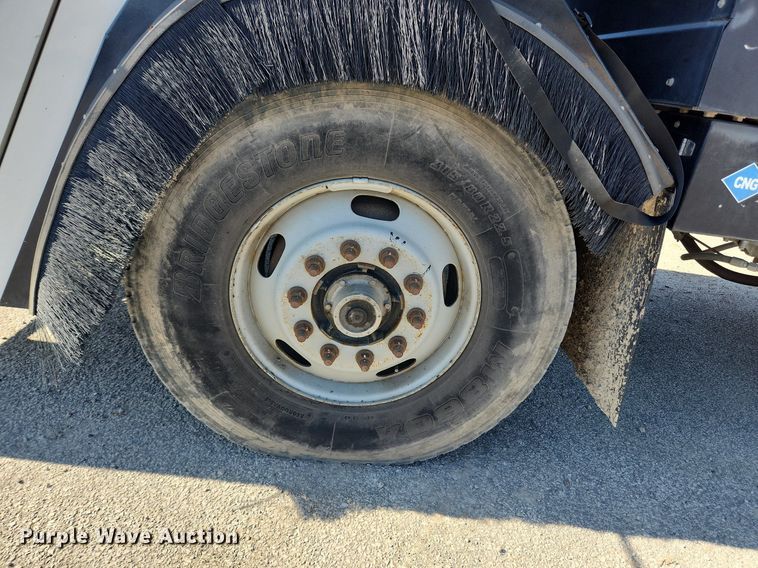 image for item JB9565 2007 Crane Carrier Low Entry  dump truck