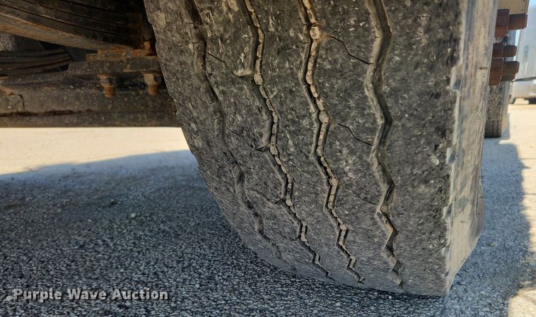 image for item JB9565 2007 Crane Carrier Low Entry  dump truck