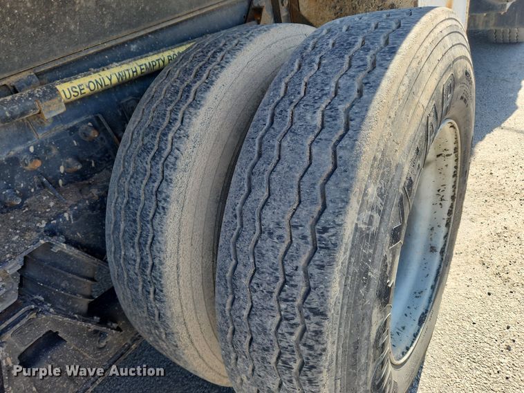 image for item JB9565 2007 Crane Carrier Low Entry  dump truck