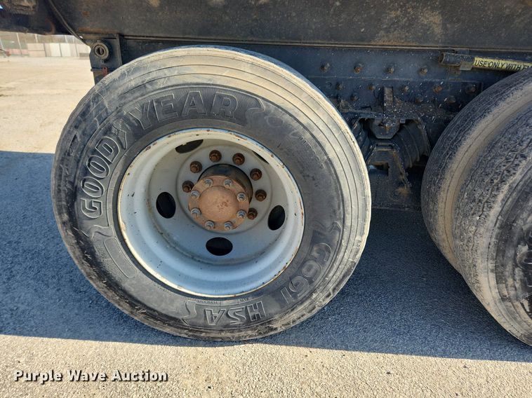 image for item JB9565 2007 Crane Carrier Low Entry  dump truck