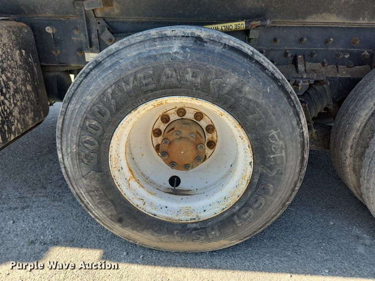 image for item JB9565 2007 Crane Carrier Low Entry  dump truck