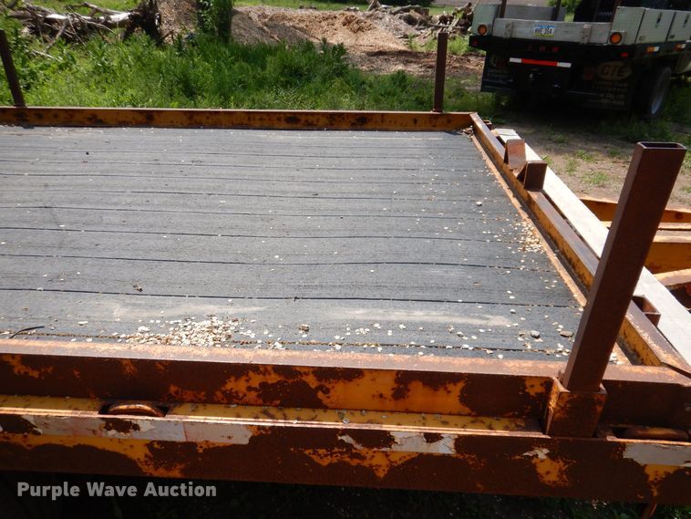 image for item JO9154 2004 Lane  pole trailer