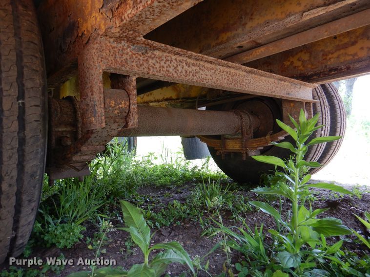 image for item JO9154 2004 Lane  pole trailer