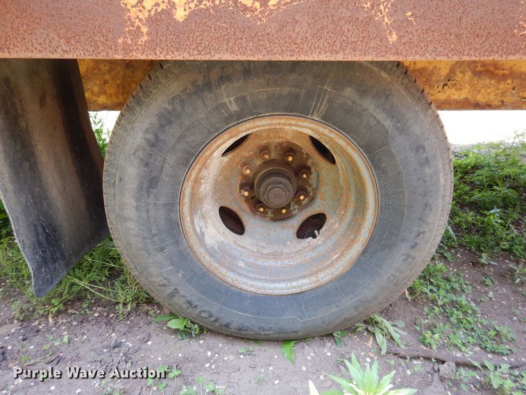 image for item JO9154 2004 Lane  pole trailer