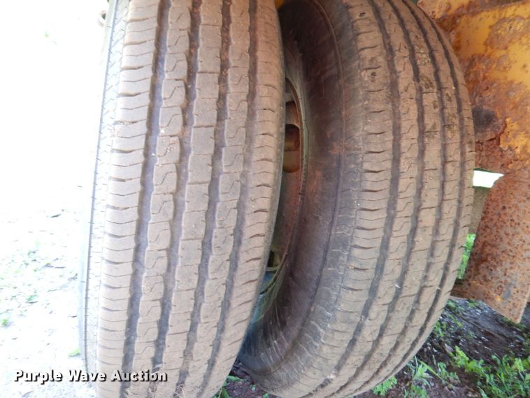 image for item JO9154 2004 Lane  pole trailer