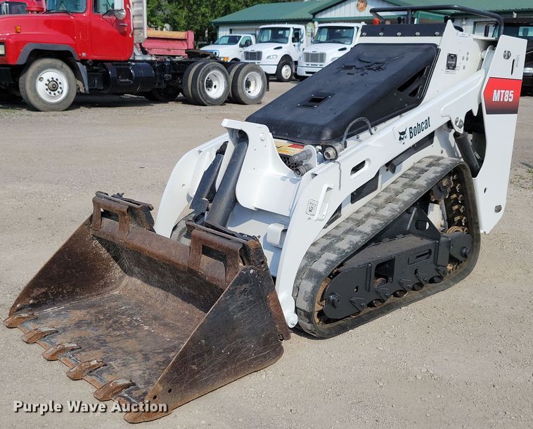 image for item JO9170 2018 Bobcat MT85  compact utility loader