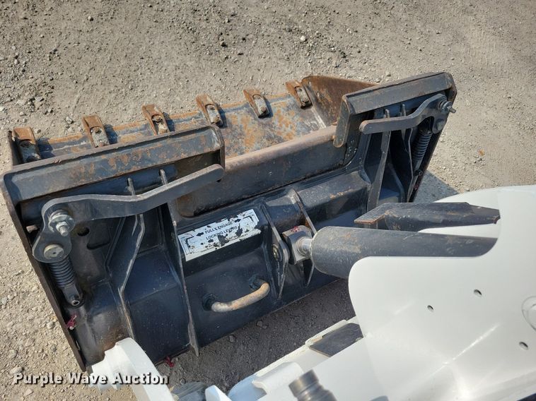 image for item JO9170 2018 Bobcat MT85  compact utility loader