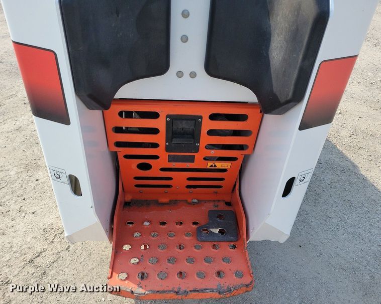 image for item JO9170 2018 Bobcat MT85  compact utility loader