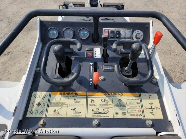 image for item JO9170 2018 Bobcat MT85  compact utility loader