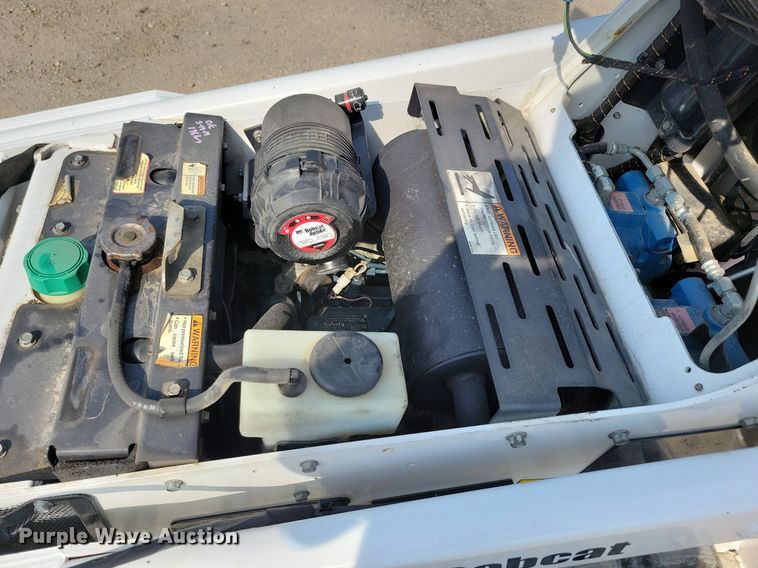 image for item JO9170 2018 Bobcat MT85  compact utility loader