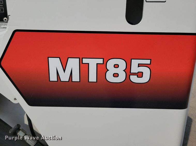 image for item JO9170 2018 Bobcat MT85  compact utility loader