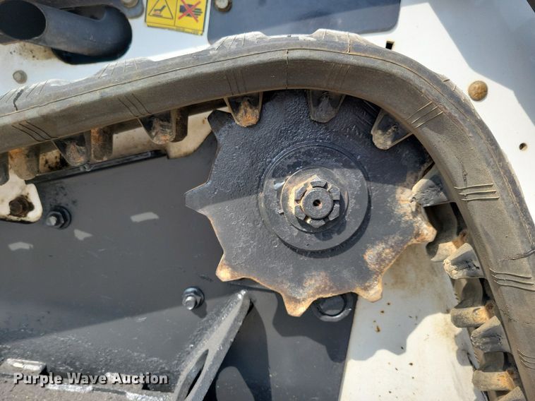 image for item JO9170 2018 Bobcat MT85  compact utility loader