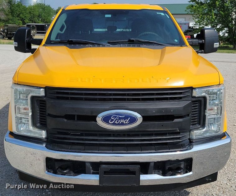 image for item JO9171 2017 Ford F250 Super Duty XL  Crew Cab pickup truck