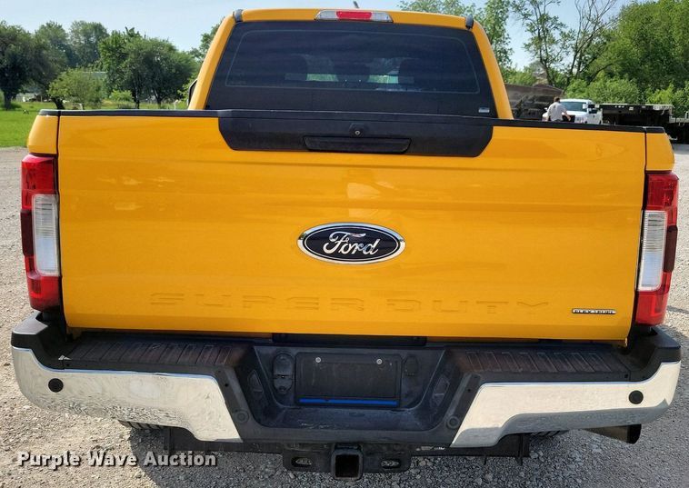 image for item JO9171 2017 Ford F250 Super Duty XL  Crew Cab pickup truck