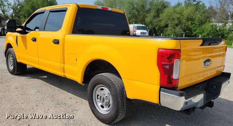 image for item JO9171 2017 Ford F250 Super Duty XL  Crew Cab pickup truck